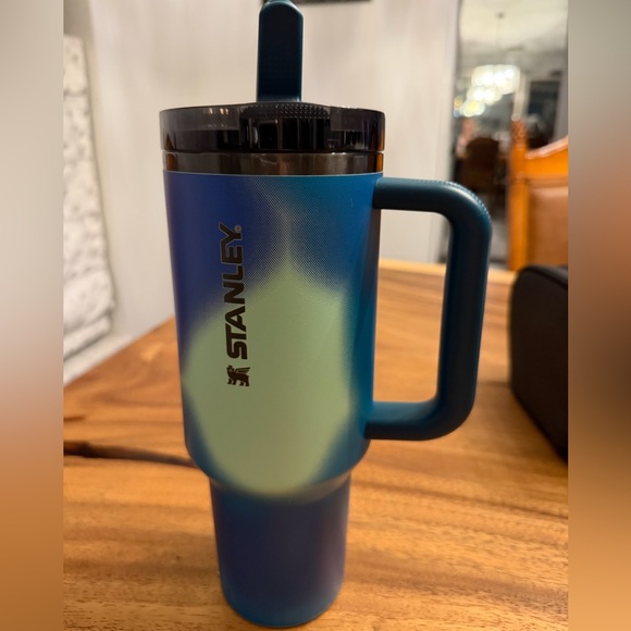 Stanley Coastal Team Motion Pro-tour Tumbler - Picture 2 of 5